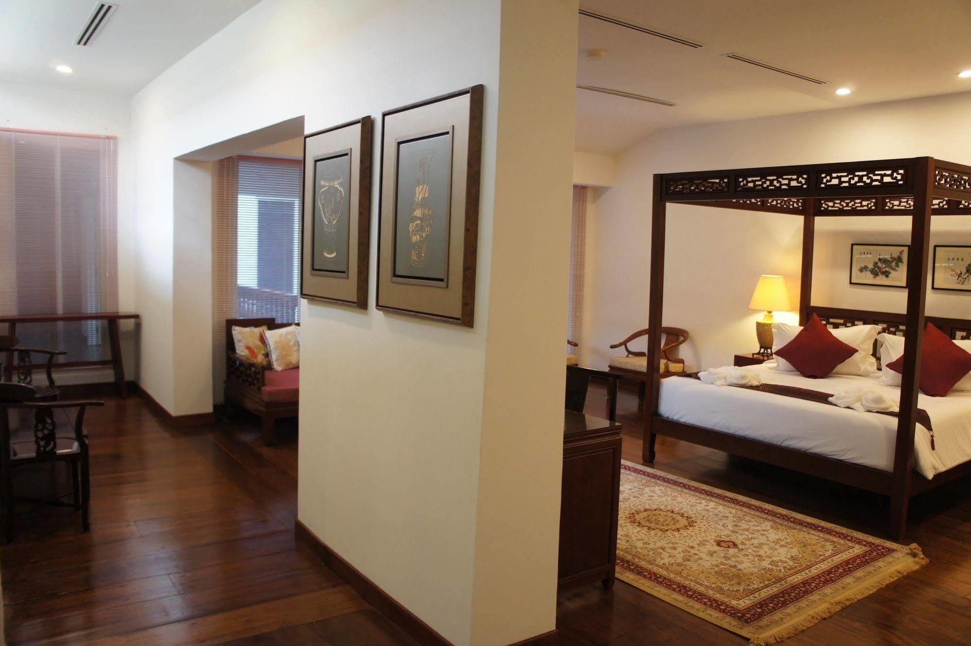 希伦棕榈套房酒店 Malacca 外观 照片